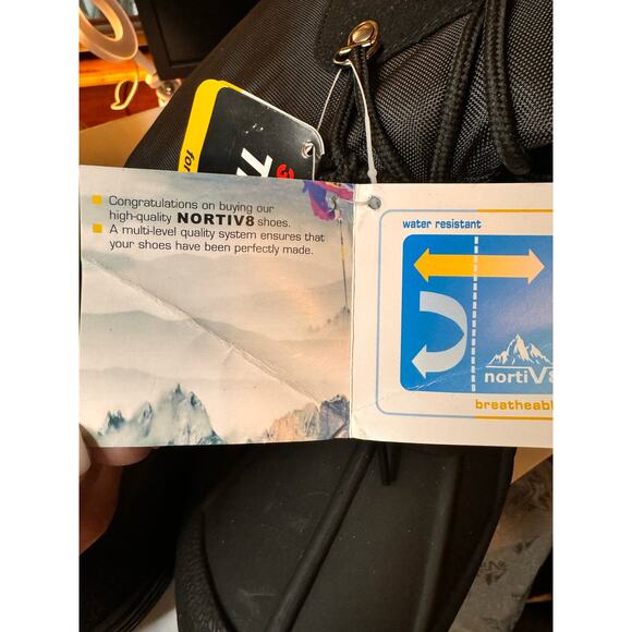 Notice v8 snow boots NIB - Picture 4 of 7